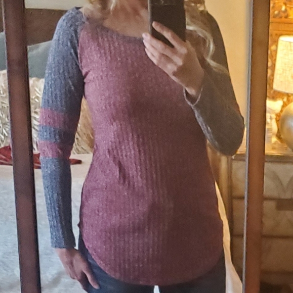 NWOT Light Knit Jersey Long Sleeved Shirt - Picture 2 of 3